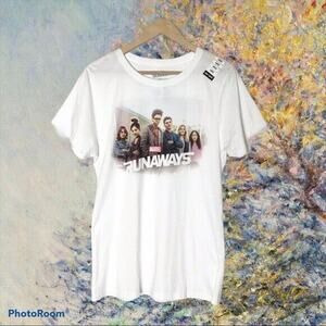 3/$20 Her Universe NWT Marvel "Runaways" Women's Junior Large Graphic T-Shirt